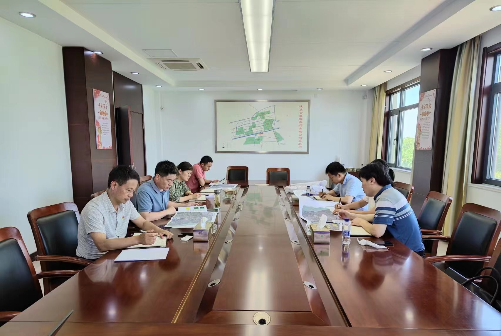 省土地勘測(cè)規(guī)劃院等單位到淮海開(kāi)展村莊規(guī)劃編制調(diào)研